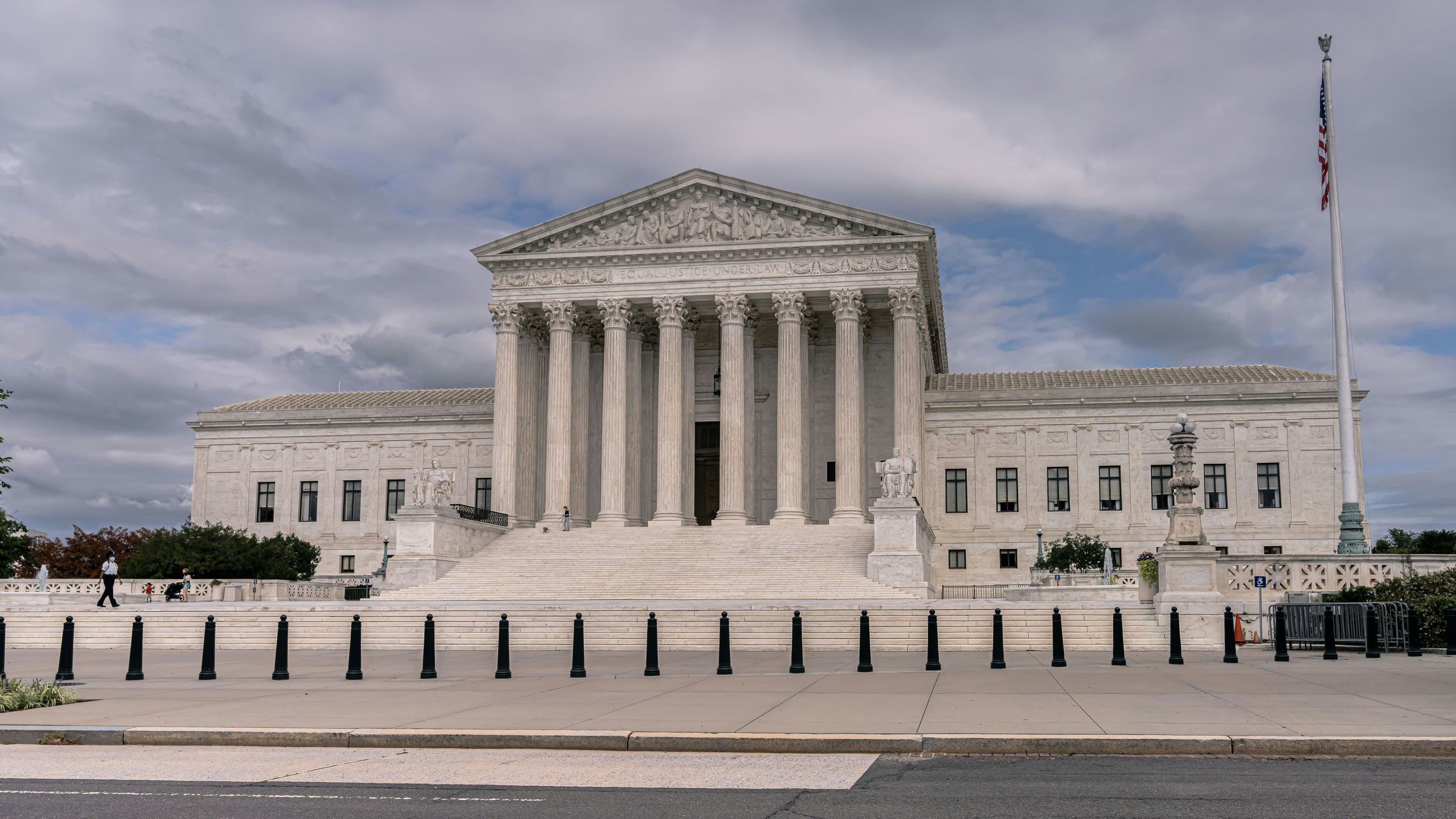 OptOut Stories, Alito’s Woes, and Mask Bans